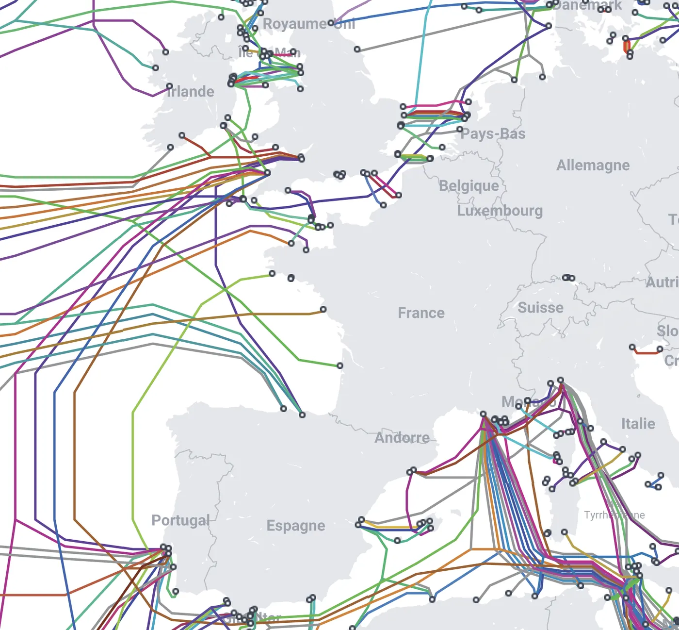 submarinecablemap.com, une petite merveille pour qui aime le numérique, la souveraineté, et les cartes :)